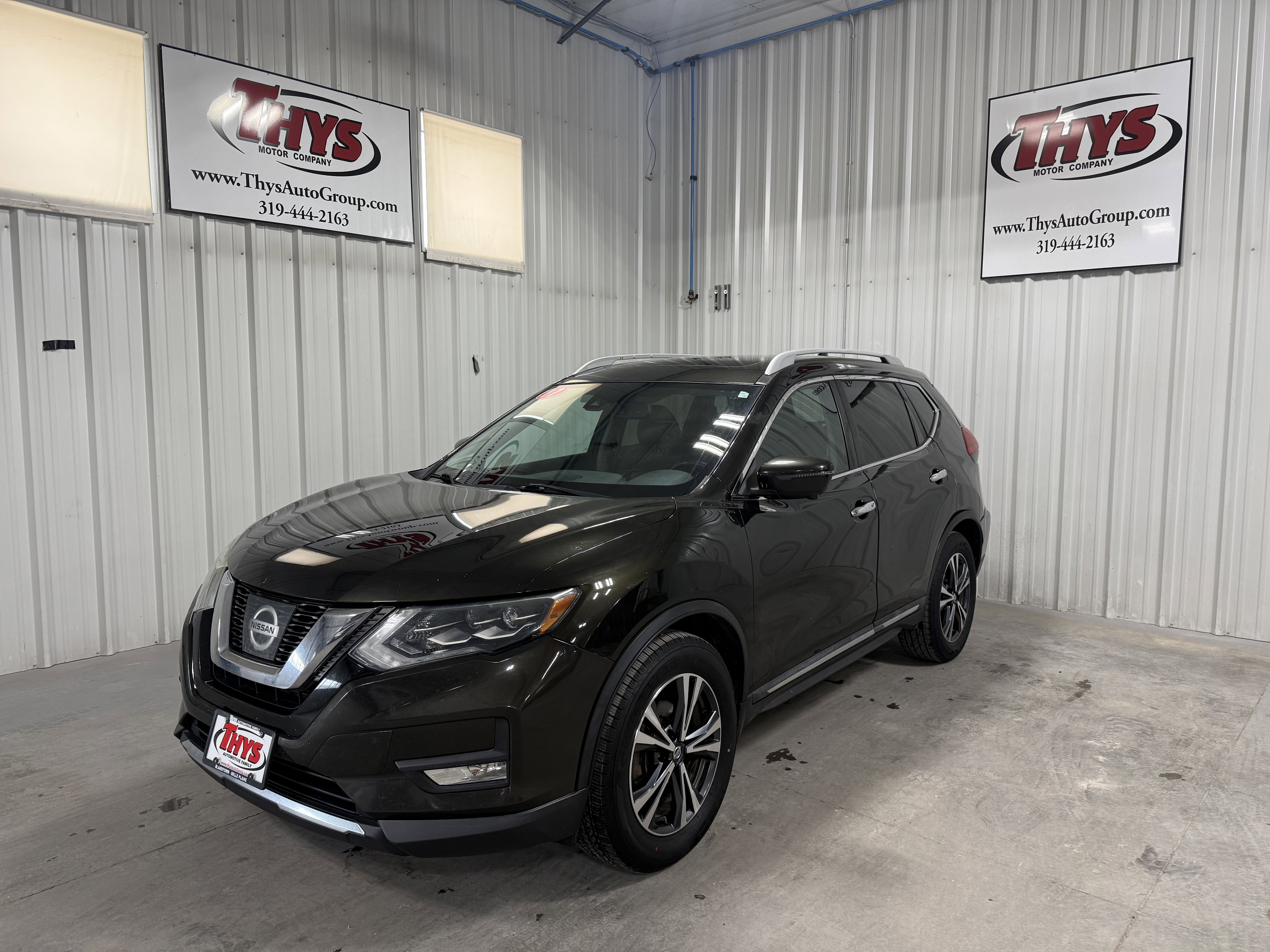 Used 2017 Nissan Rogue SL w/ SL Premium Package image 17