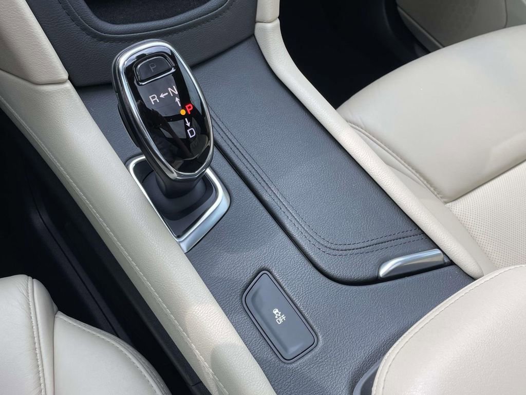 Used 2018 Cadillac XT5 Luxury w/ Driver Awareness Package image 25