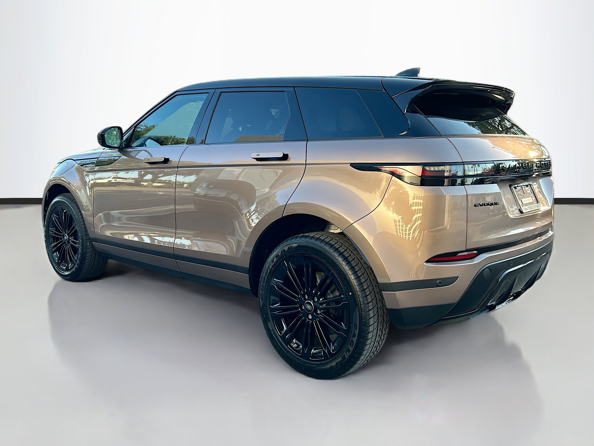 New 2026 Land Rover Range Rover Evoque S image 3