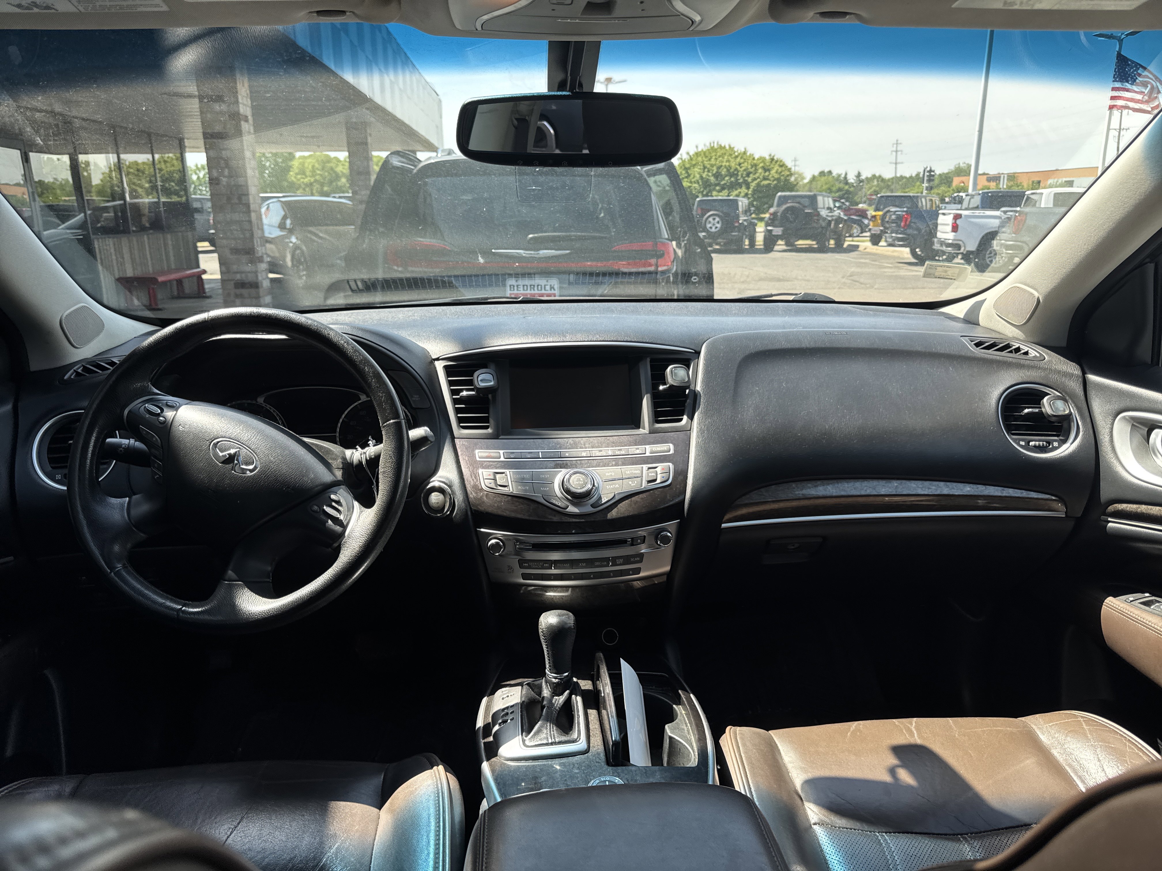 Used 2013 INFINITI JX35 AWD w/ Premium Pkg image 4