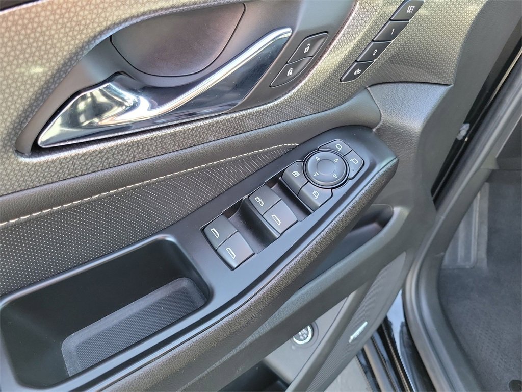 Used 2023 Chevrolet Traverse Premier w/ Redline Edition image 24