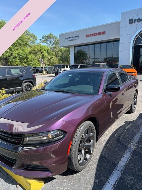 Used 2020 Dodge Charger SXT w/ Blacktop Package RWD image 1