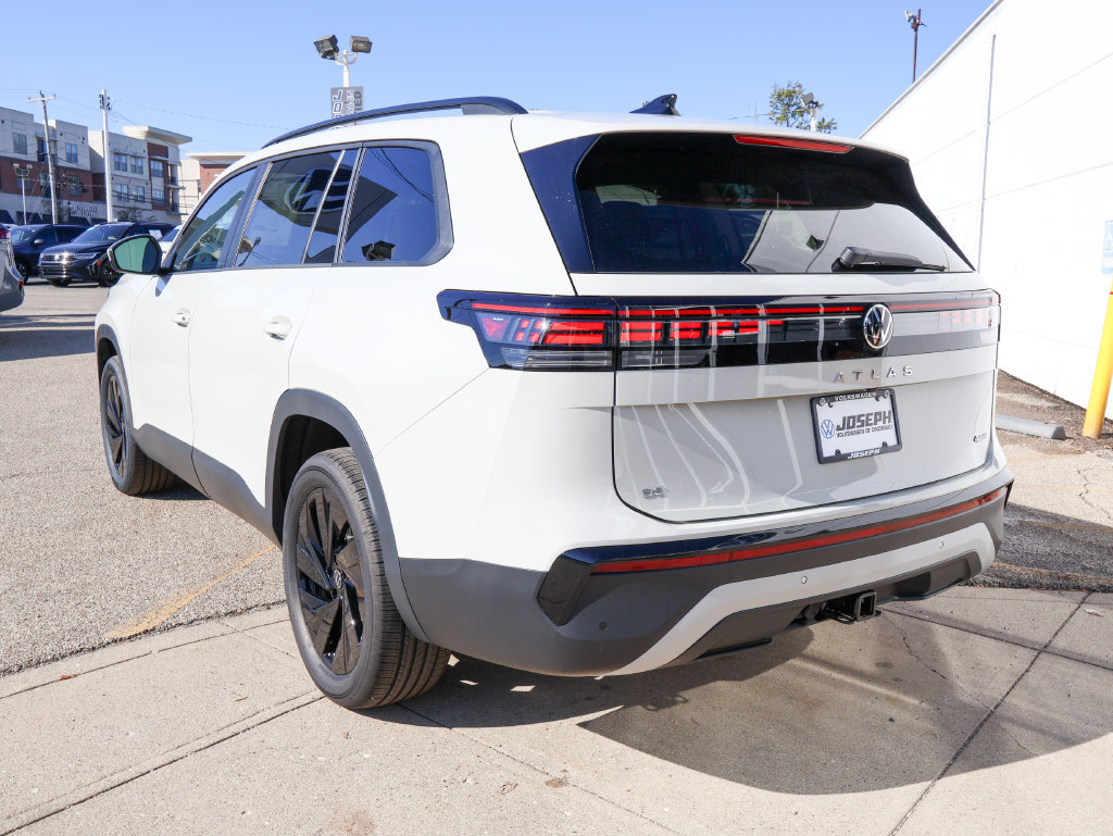 New 2027 Volkswagen Atlas SE AWD/4WD image 3