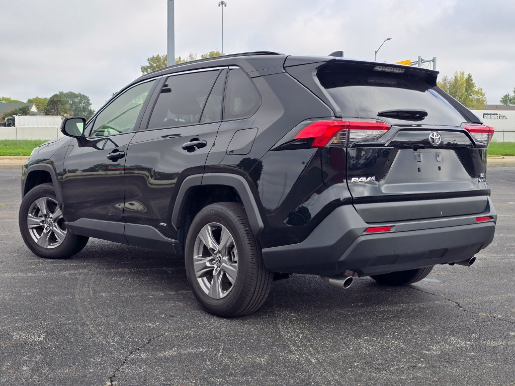Used 2025 Toyota RAV4 LE AWD/4WD image 13