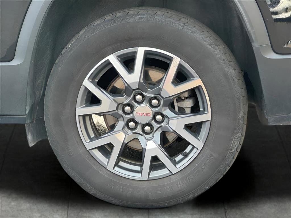 Used 2023 GMC Acadia SLT image 10