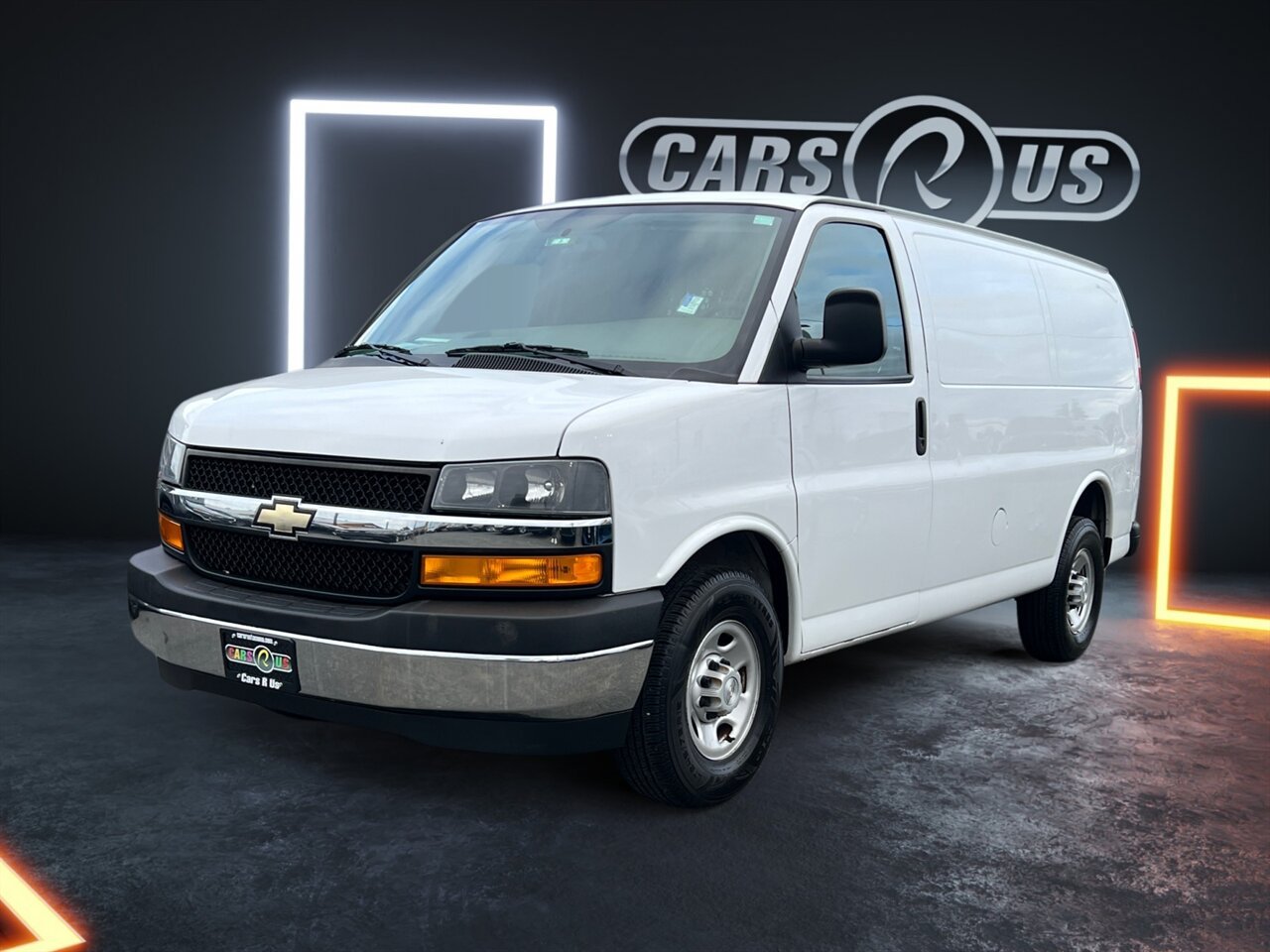 Used 2018 Chevrolet Express 2500 w/ Driver Convenience Package RWD image 23
