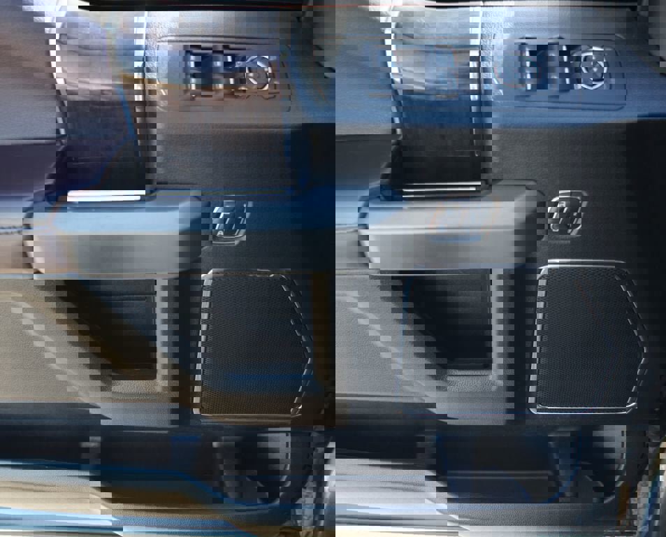 Used 2015 Ford F150 Platinum w/ Equipment Group 701A Luxury image 17