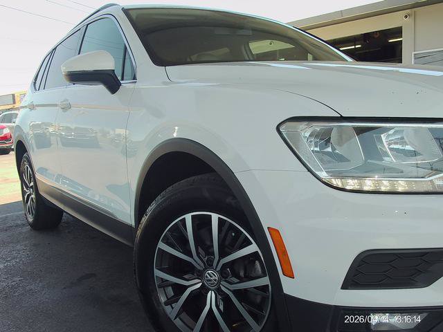 Used 2018 Volkswagen Tiguan SE AWD/4WD image 18
