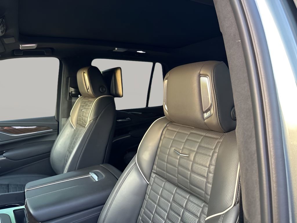 Used 2024 Cadillac Escalade Sport Platinum w/ LPO, ONYX Package image 29