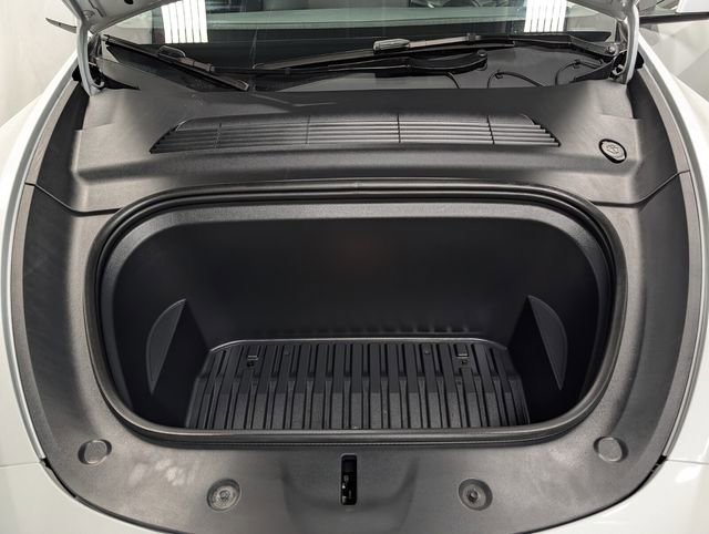 Used 2024 Tesla Model Y Performance AWD/4WD image 10