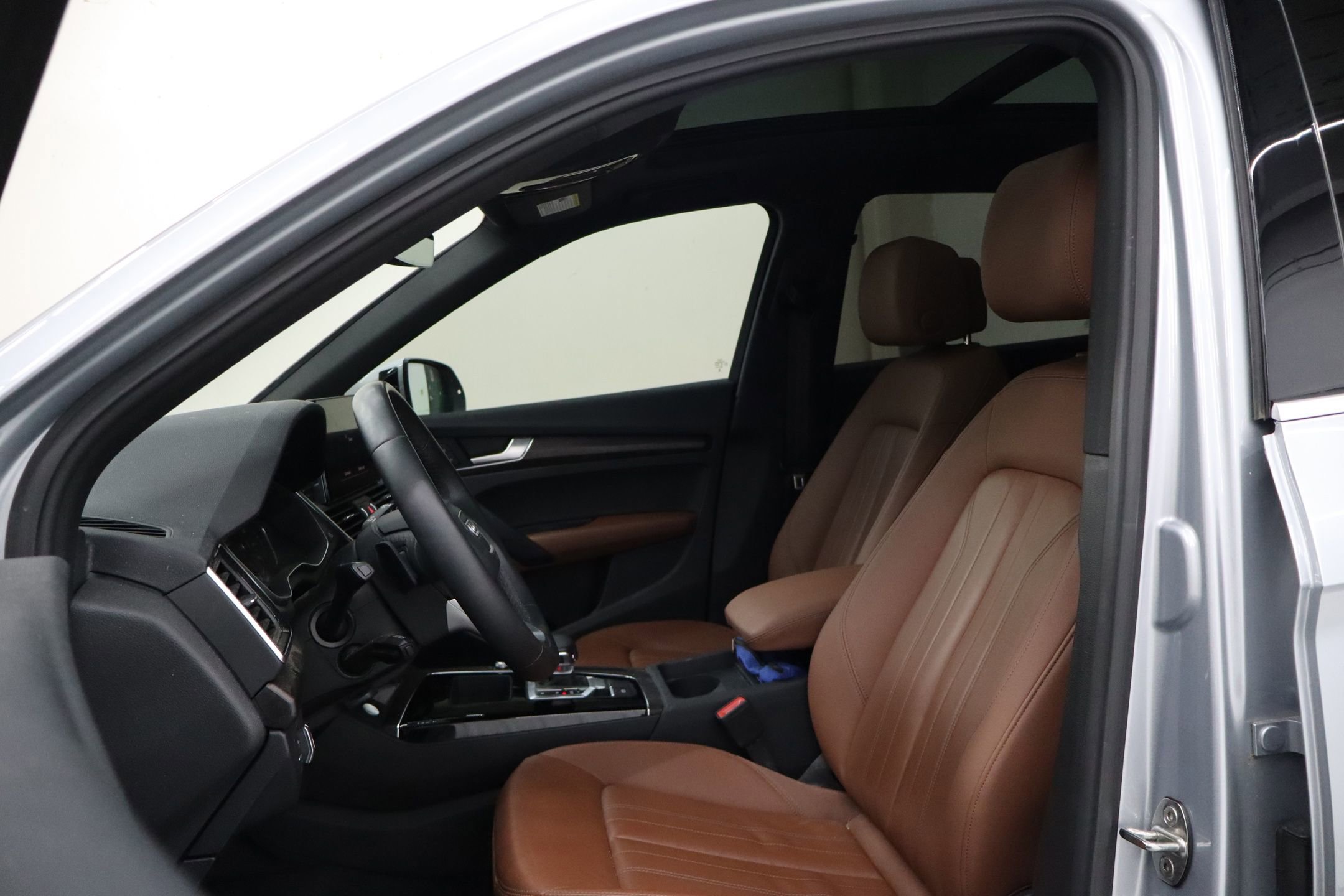 Used 2023 Audi Q5 2.0T Premium w/ Convenience Package image 13