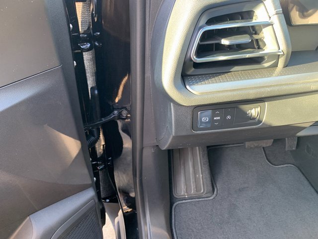 New 2026 Chevrolet Traverse LT w/ Sun and Wheel Package image 13