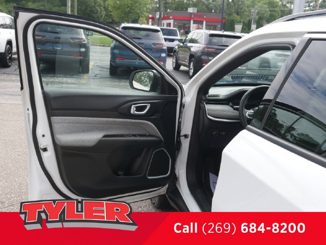Certified 2023 Jeep Compass Latitude AWD/4WD image 21