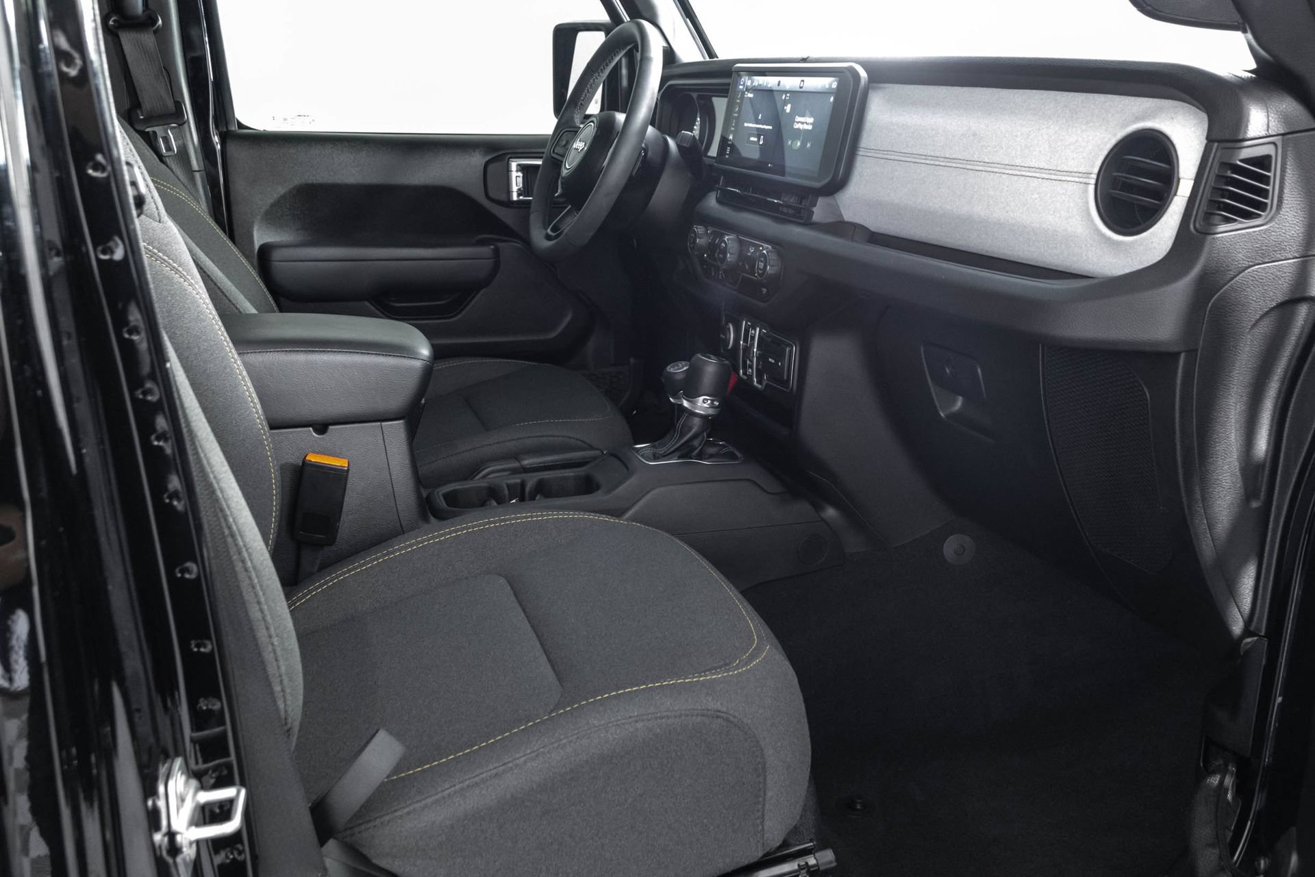 Used 2025 Jeep Wrangler Unlimited Sport AWD/4WD image 39