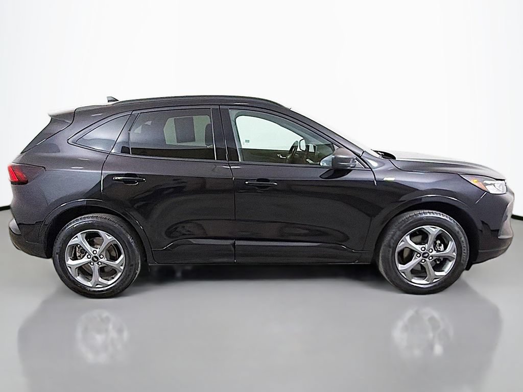 Used 2024 Ford Escape ST-Line w/ Tech Pack #1 AWD/4WD image 16
