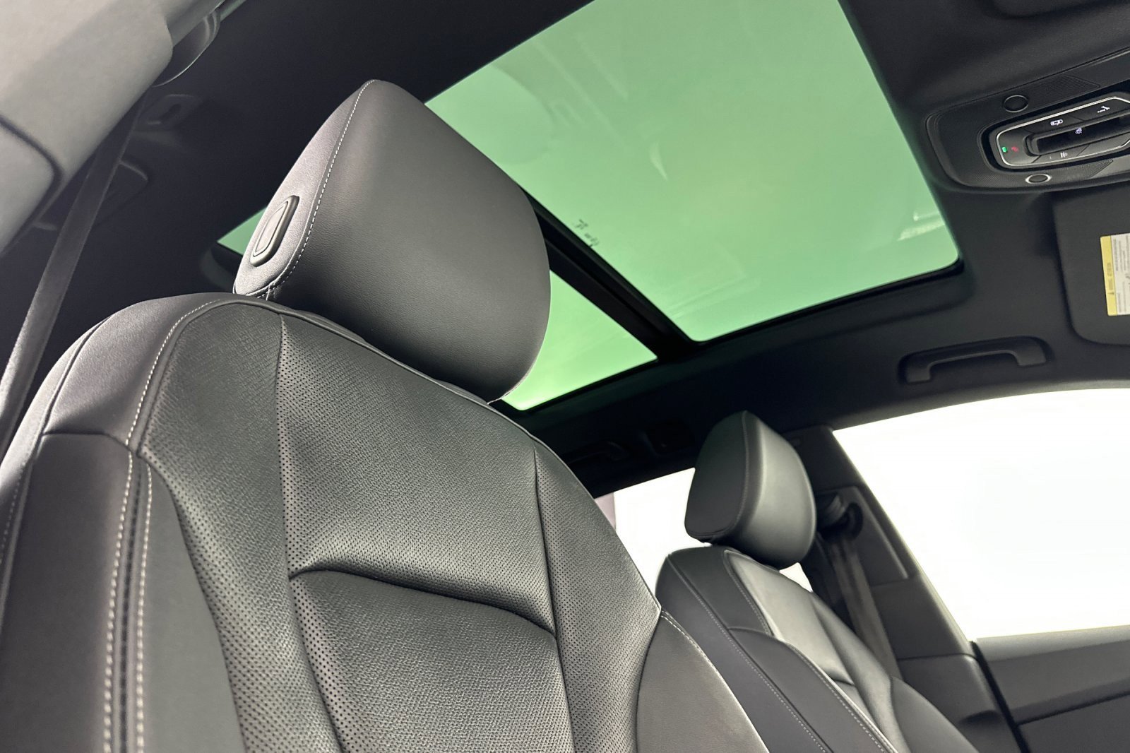 Used 2023 Audi Q8 Premium Plus w/ Premium Plus Package image 16