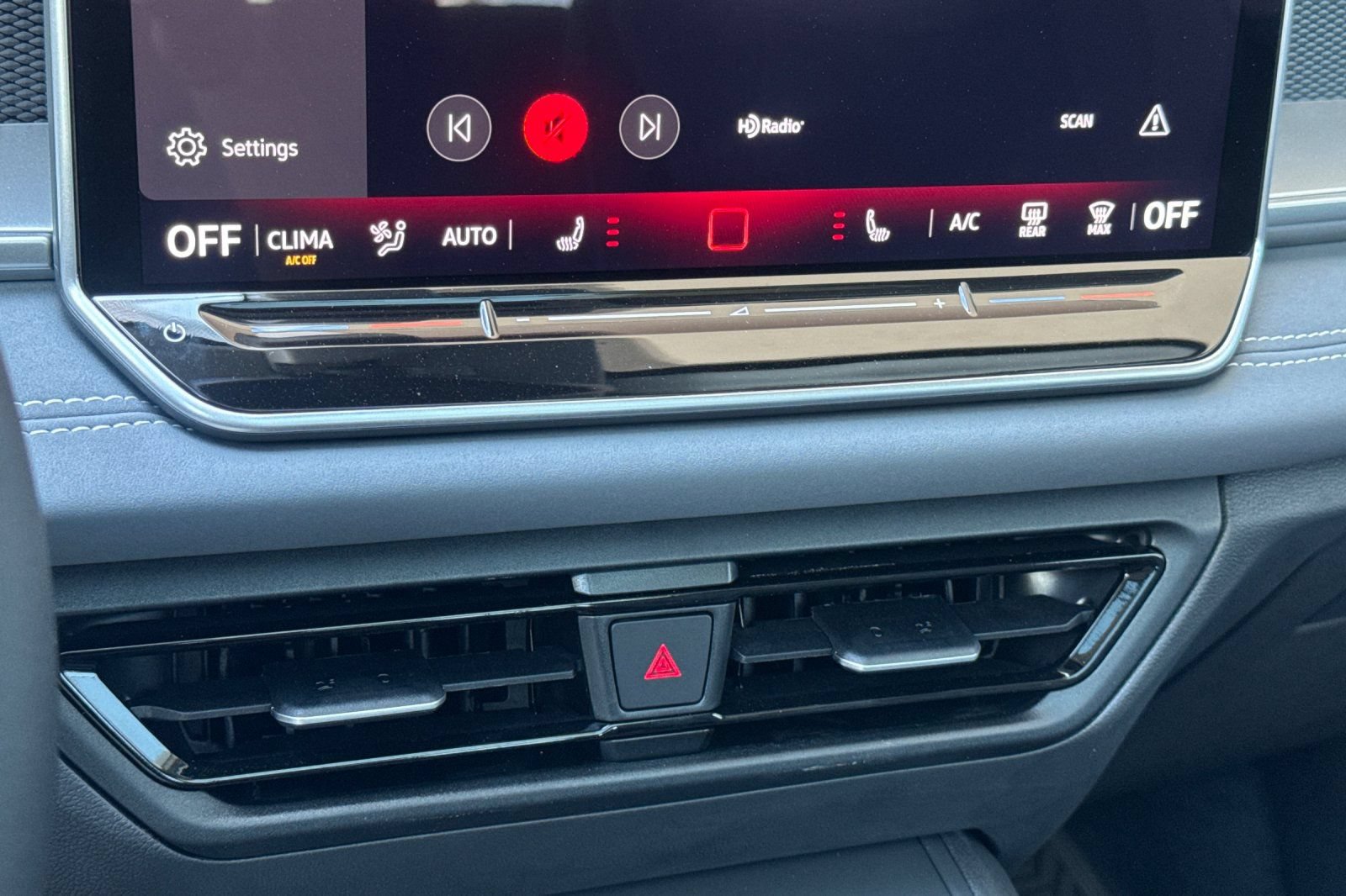 New 2026 Volkswagen Tiguan SE AWD/4WD image 20