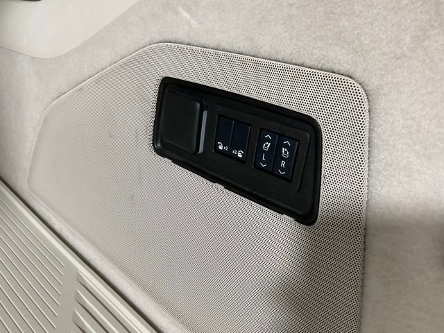 Certified 2025 Cadillac Escalade ESV Sport Platinum image 35