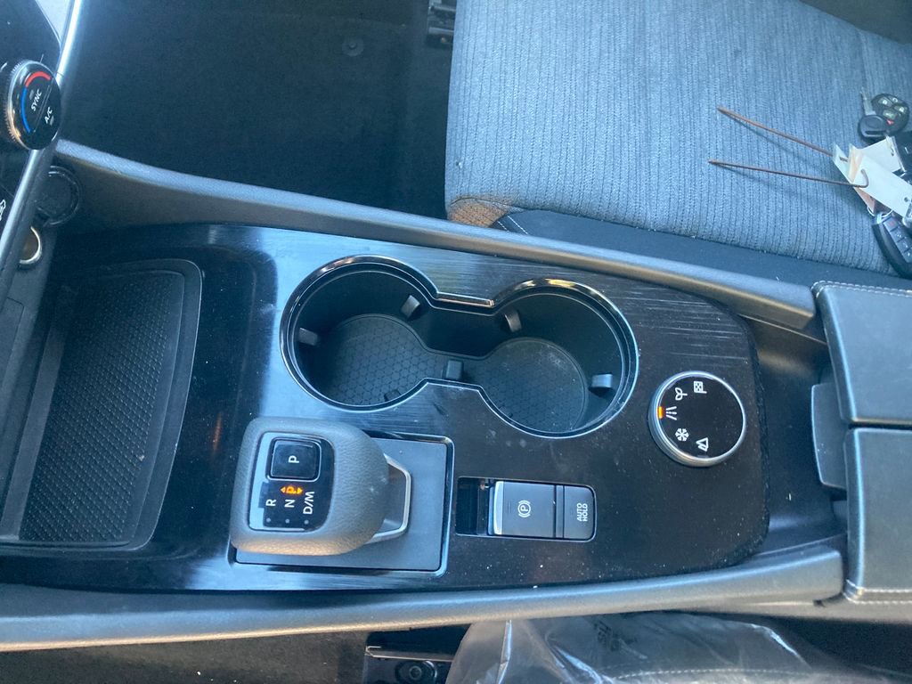 Used 2021 Nissan Rogue SV image 29