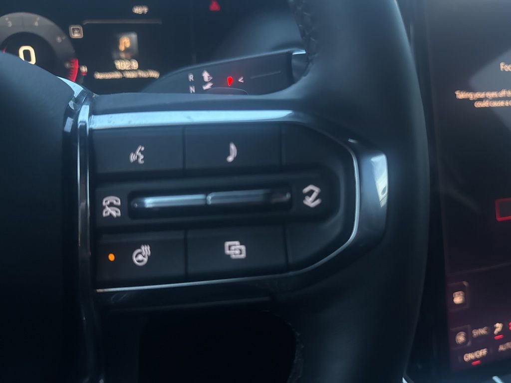 Used 2025 GMC Yukon XL Denali image 19