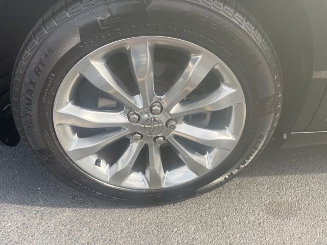 Used 2015 Chrysler 300 Limited w/ Driver Convenience Group image 7