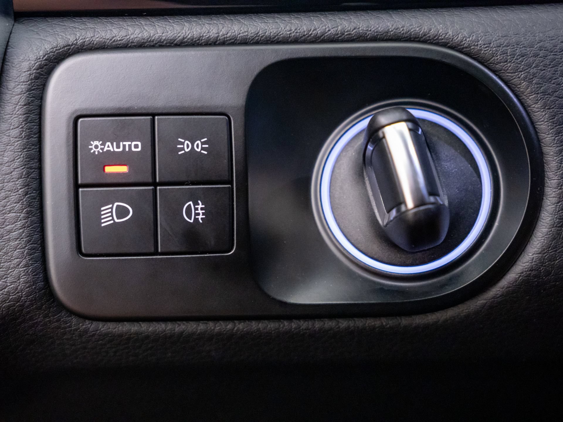 Certified 2023 Porsche Cayenne AWD/4WD image 20