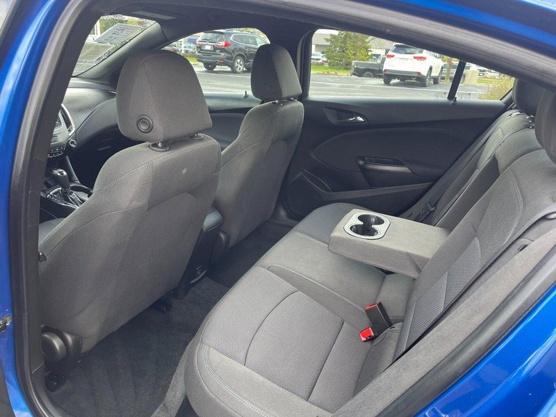 Used 2019 Chevrolet Cruze LT w/ RS Package FWD image 11