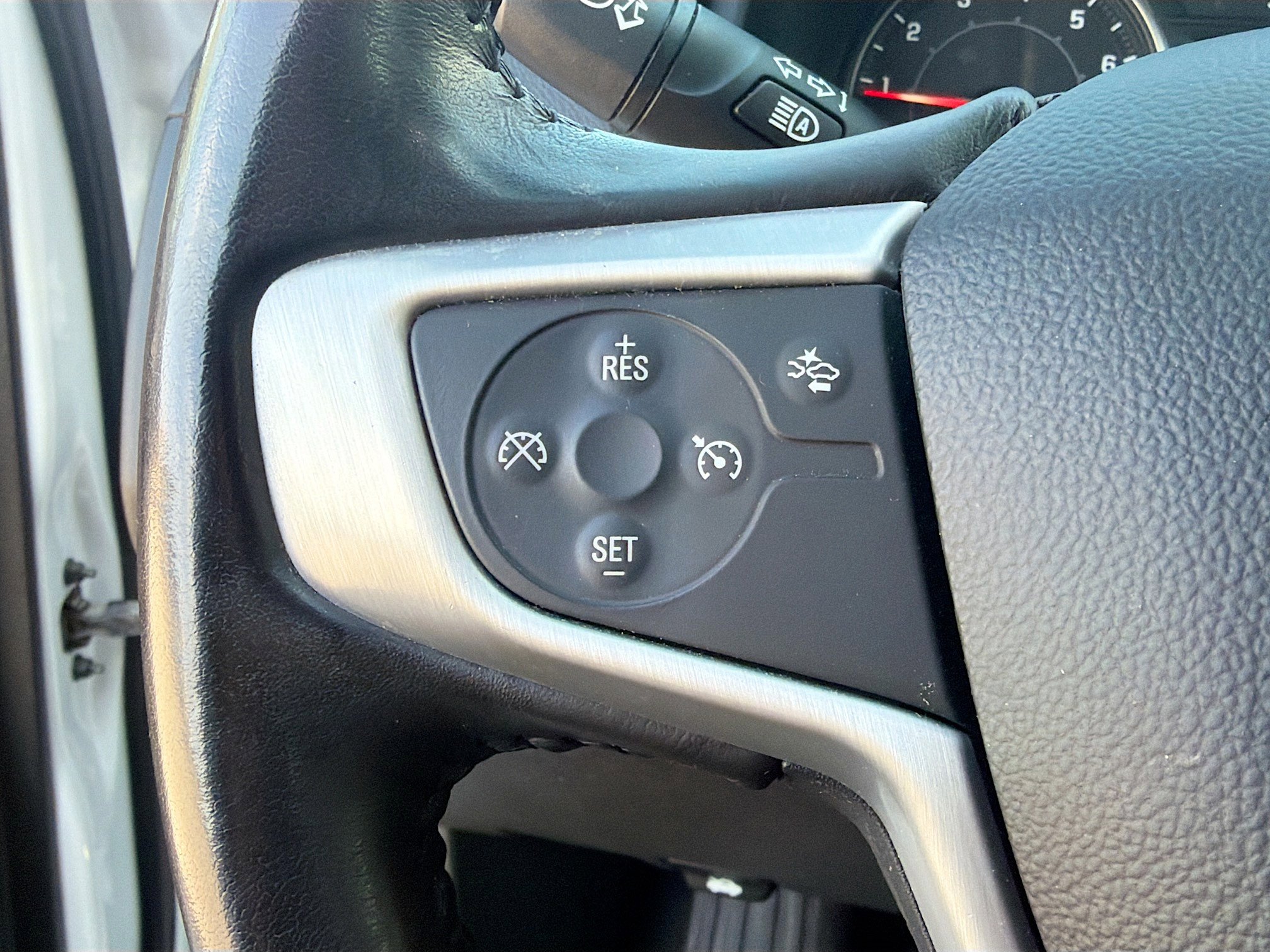 Used 2020 GMC Terrain SLE image 34