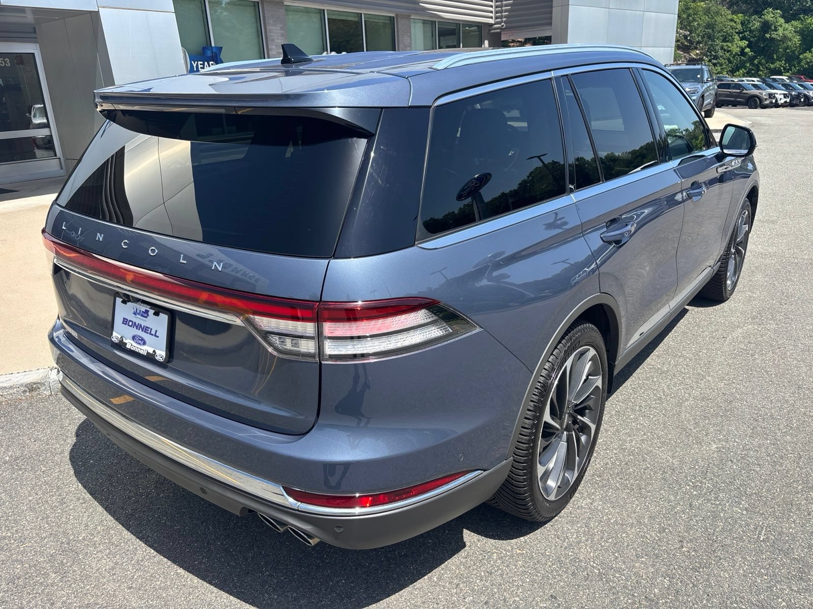 Used 2021 Lincoln Aviator Reserve w/ Equipment Group 201A AWD/4WD image 3