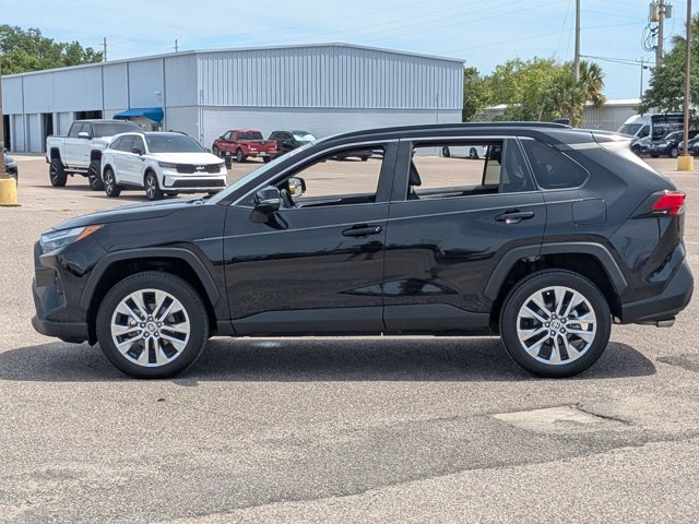 Used 2023 Toyota RAV4 XLE Premium FWD image 9
