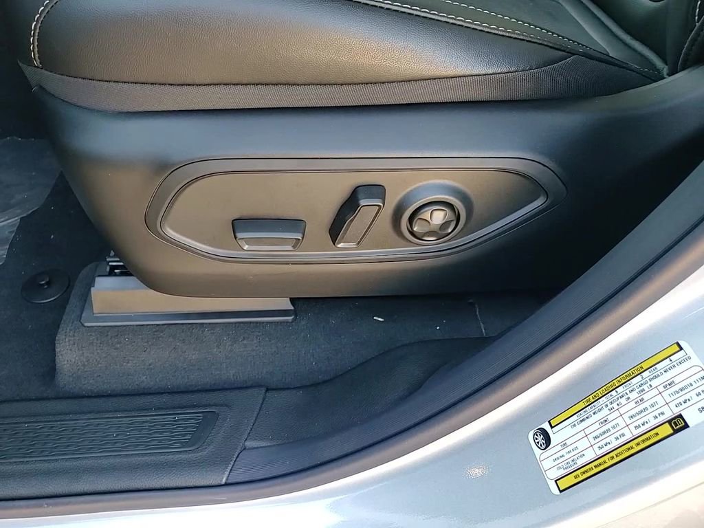 New 2025 Jeep Grand Cherokee L Altitude image 13