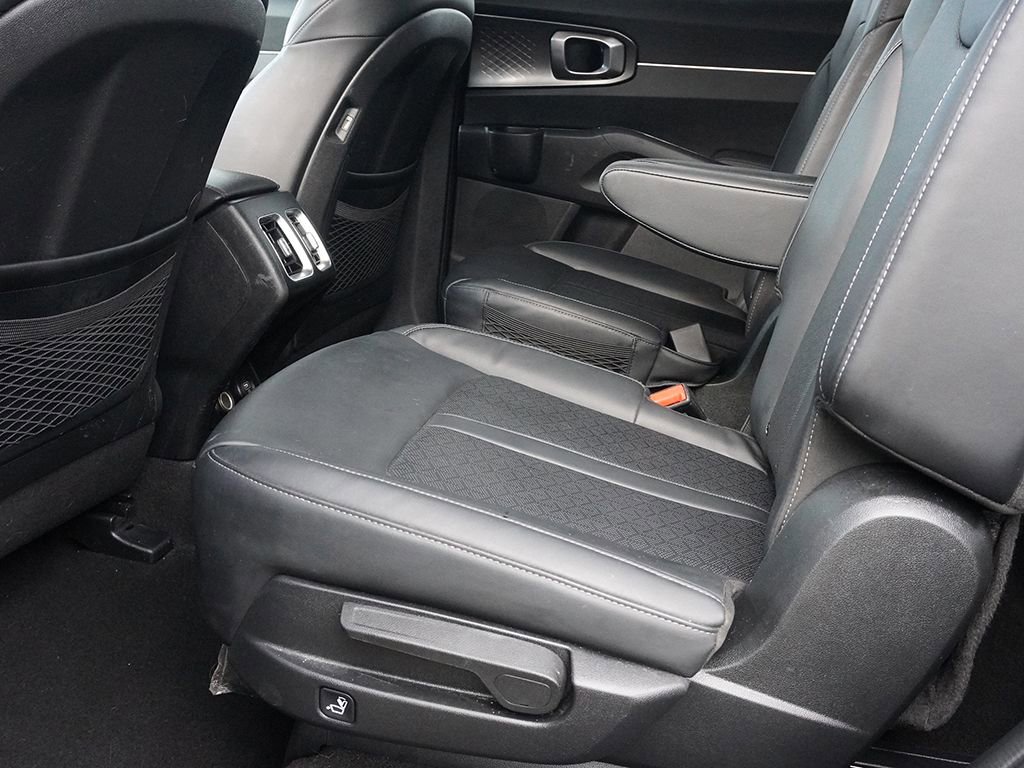 Used 2021 Kia Sorento S FWD image 27