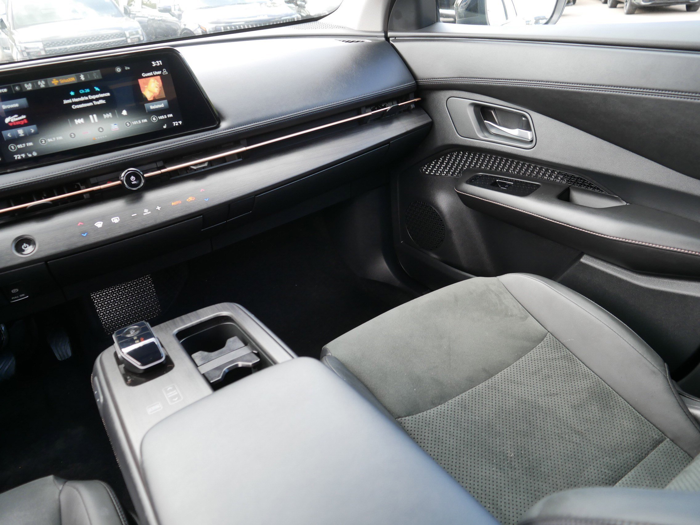 Certified 2023 Nissan Ariya AWD image 11