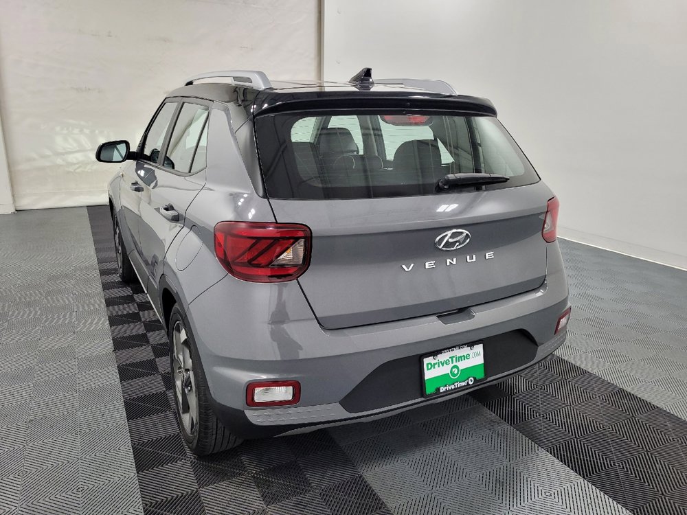 Used 2022 Hyundai Venue Limited image 5