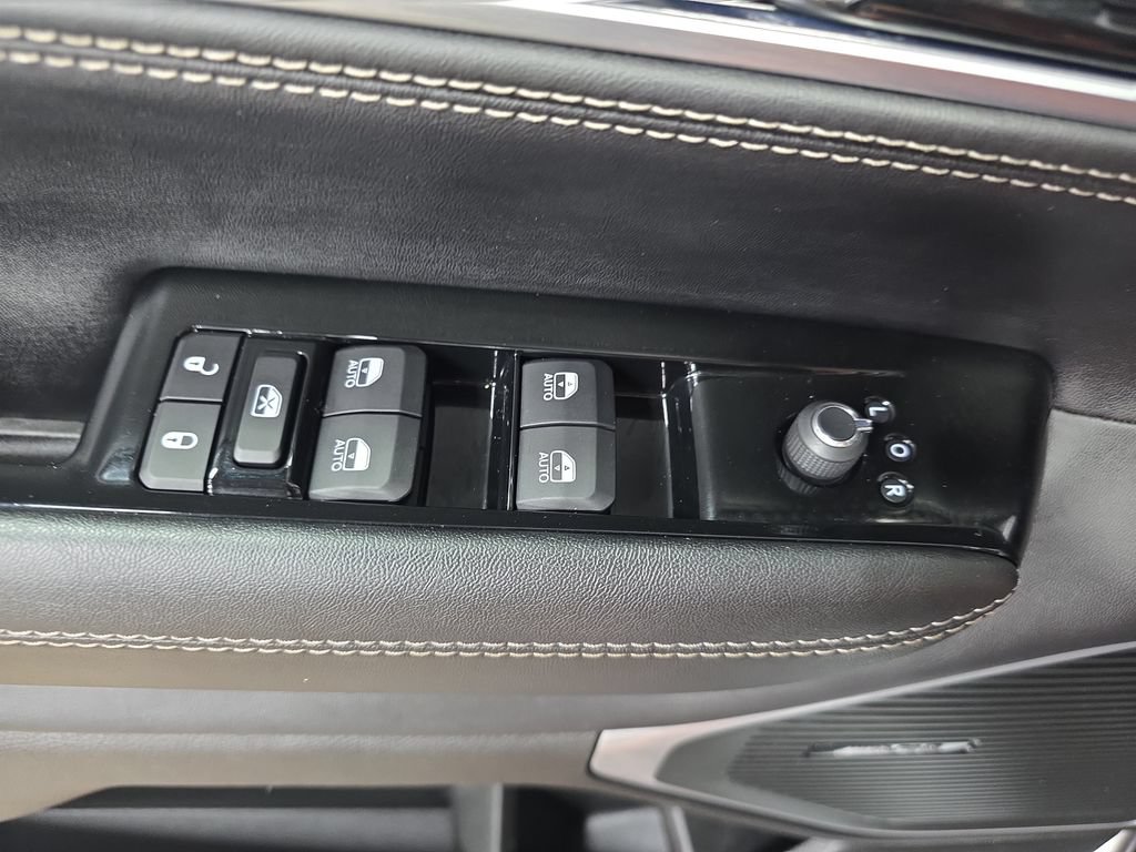 Used 2024 Jeep Wagoneer Series II AWD/4WD image 27