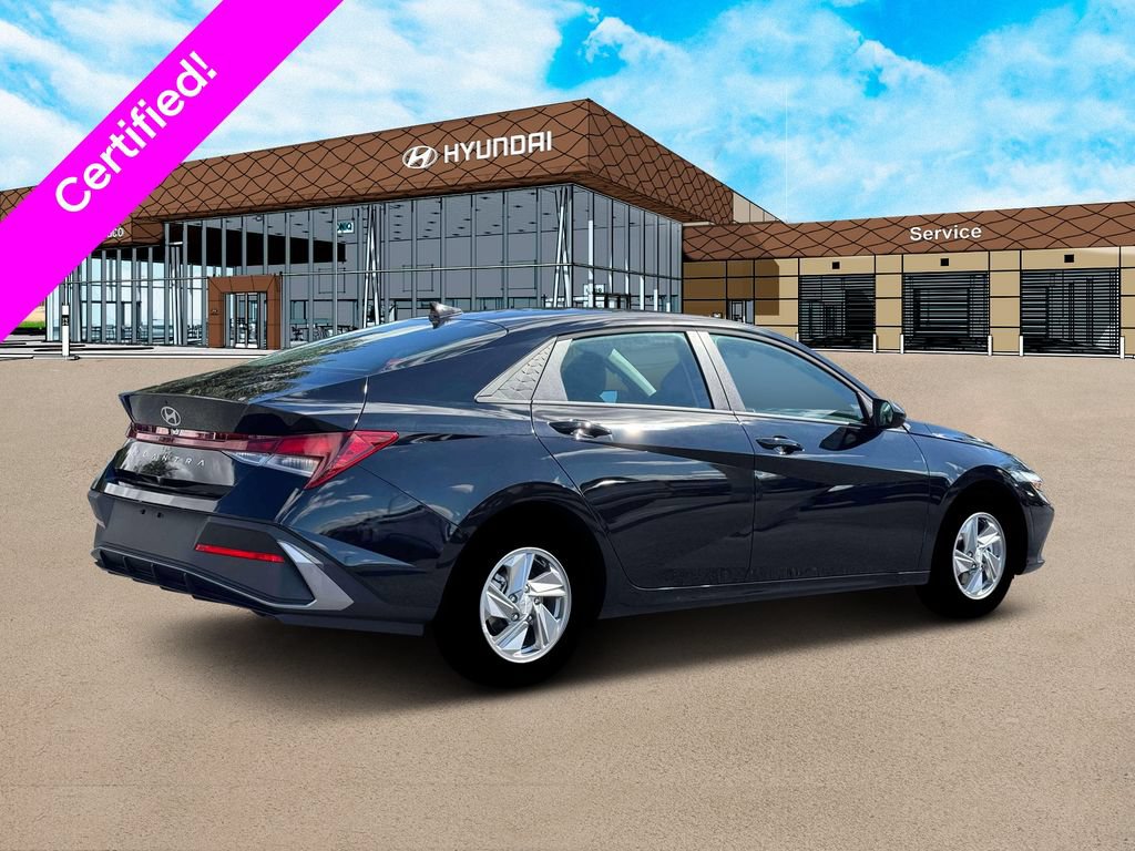 Used 2026 Hyundai Elantra SE FWD image 8