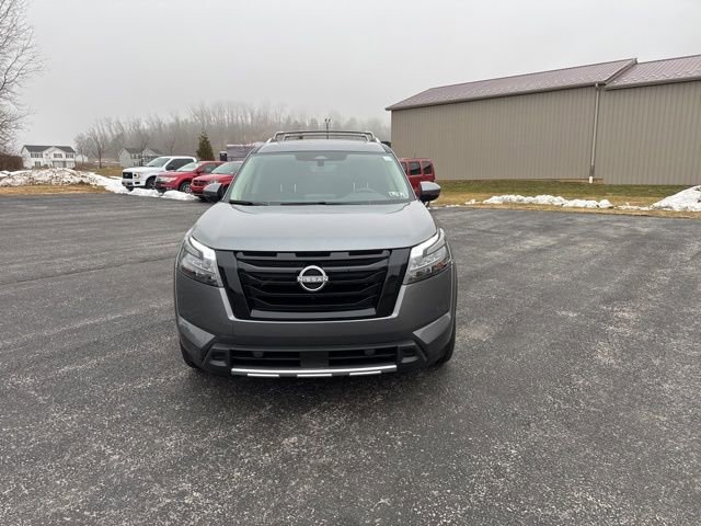 Used 2025 Nissan Pathfinder SL w/ SL Premium Package image 2