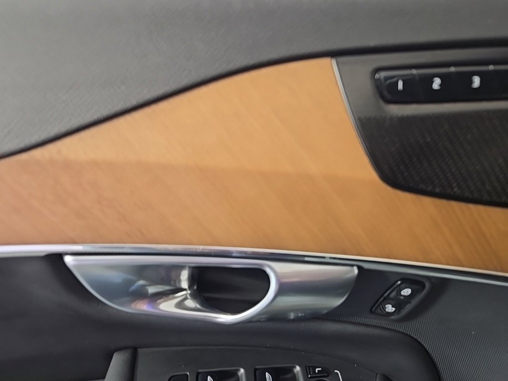 Certified 2024 Volvo XC90 B6 Plus w/ Protection Package image 22