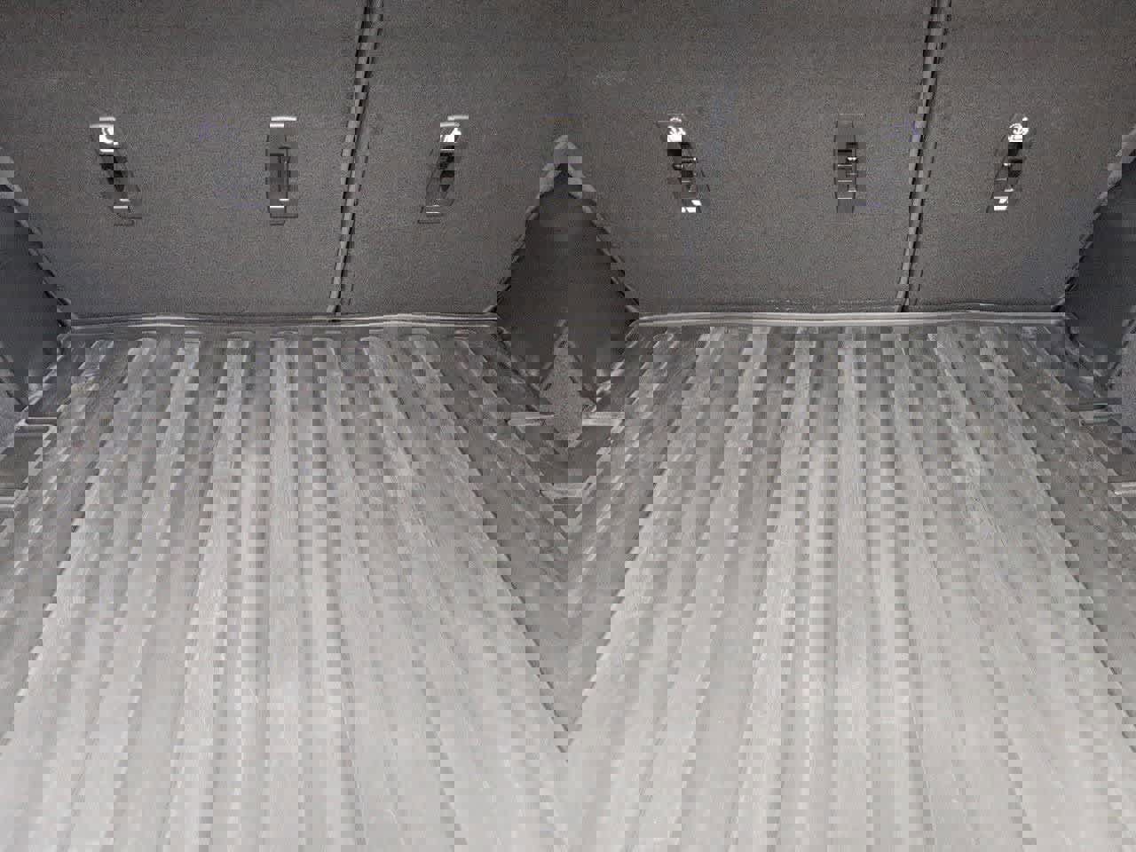 Certified 2025 Land Rover Discovery Sport S image 35