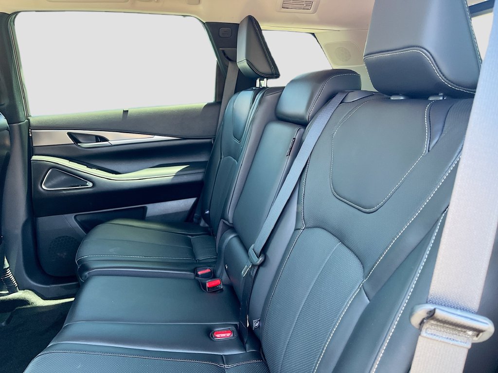 Used 2025 INFINITI QX60 Luxe w/ Vision Package AWD/4WD image 25
