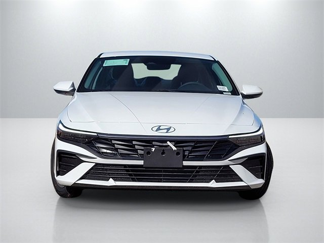 New 2026 Hyundai Elantra SE image 2
