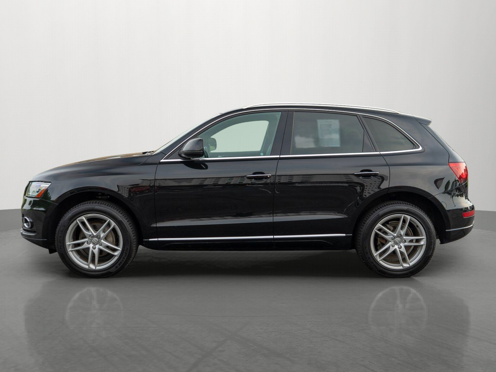 Used 2015 Audi Q5 2.0T Premium Plus w/ Technology Package AWD/4WD image 4