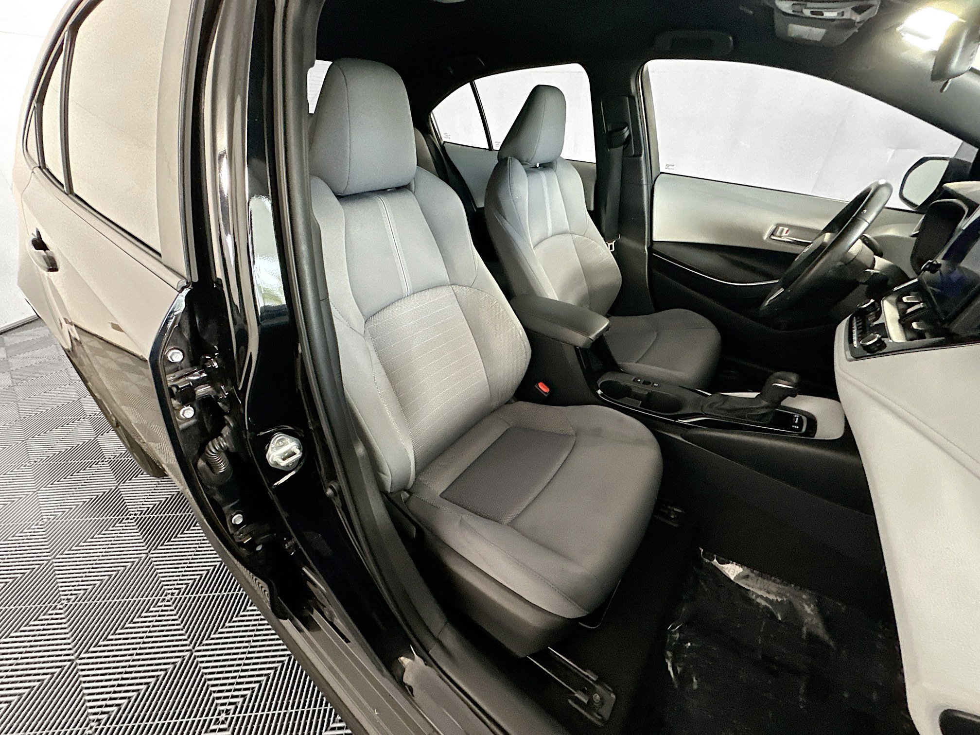 Used 2024 Toyota Corolla SE FWD image 28