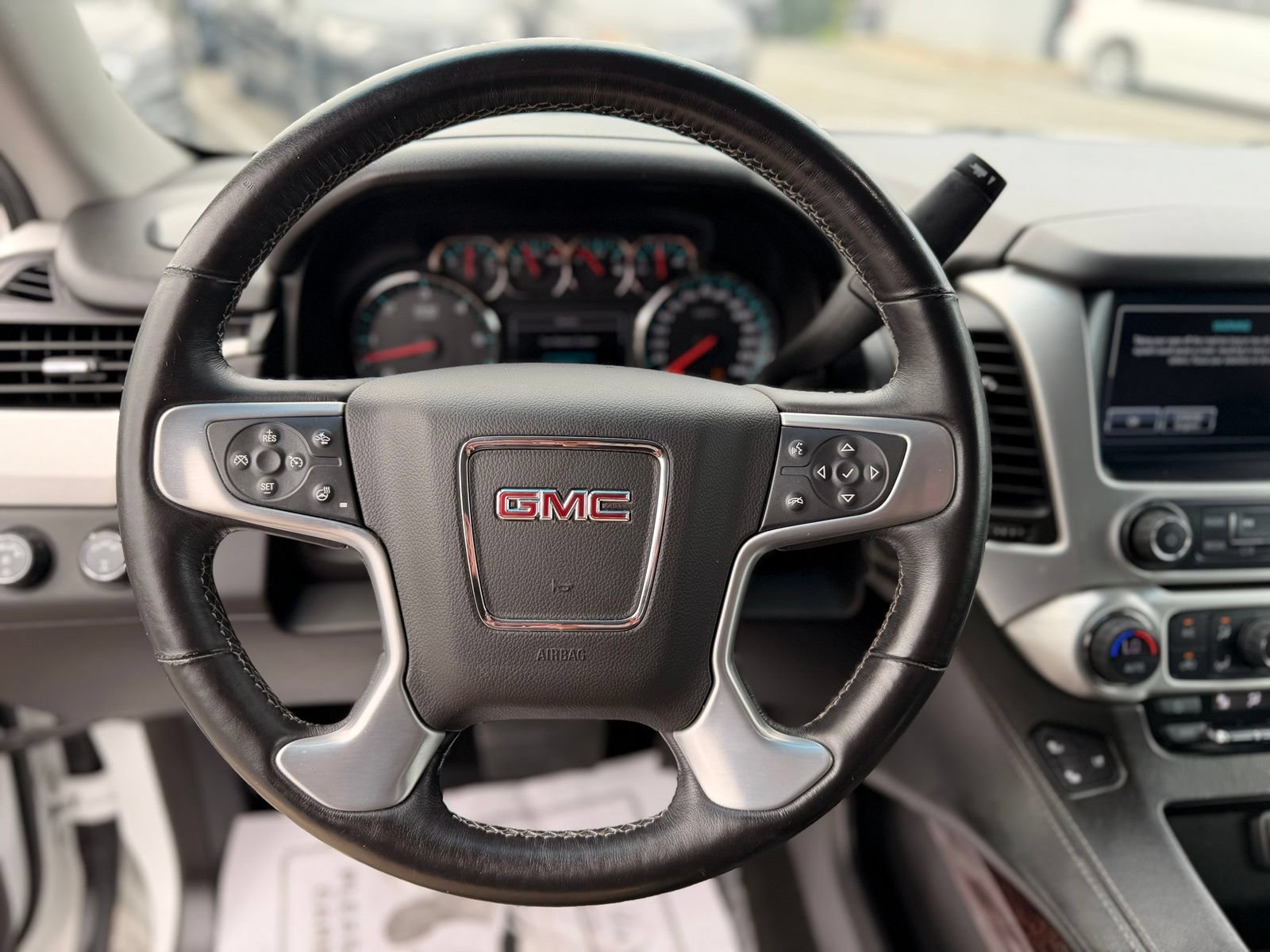 Used 2017 GMC Yukon XL SLT AWD/4WD image 18