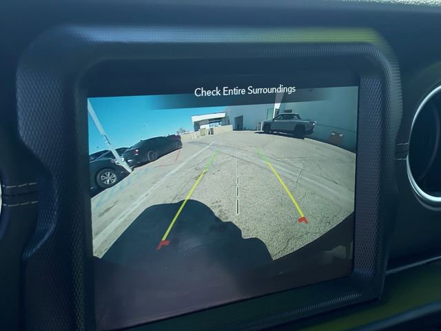 Used 2021 Jeep Wrangler Unlimited Sahara image 25