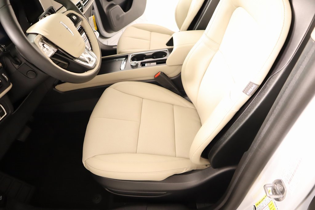 New 2025 Lincoln Corsair Reserve w/ Jet Appearance Package image 12