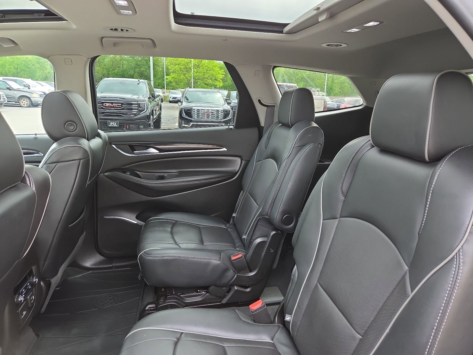 Used 2019 Buick Enclave Avenir w/ Avenir Technology Package image 10