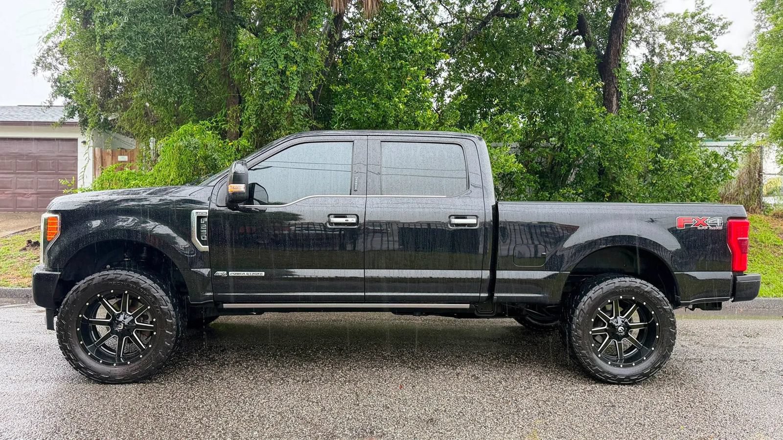 Used 2019 Ford F250 Limited AWD/4WD image 4