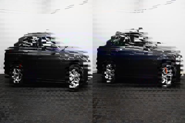 Used 2016 Chrysler 300 Limited image 4