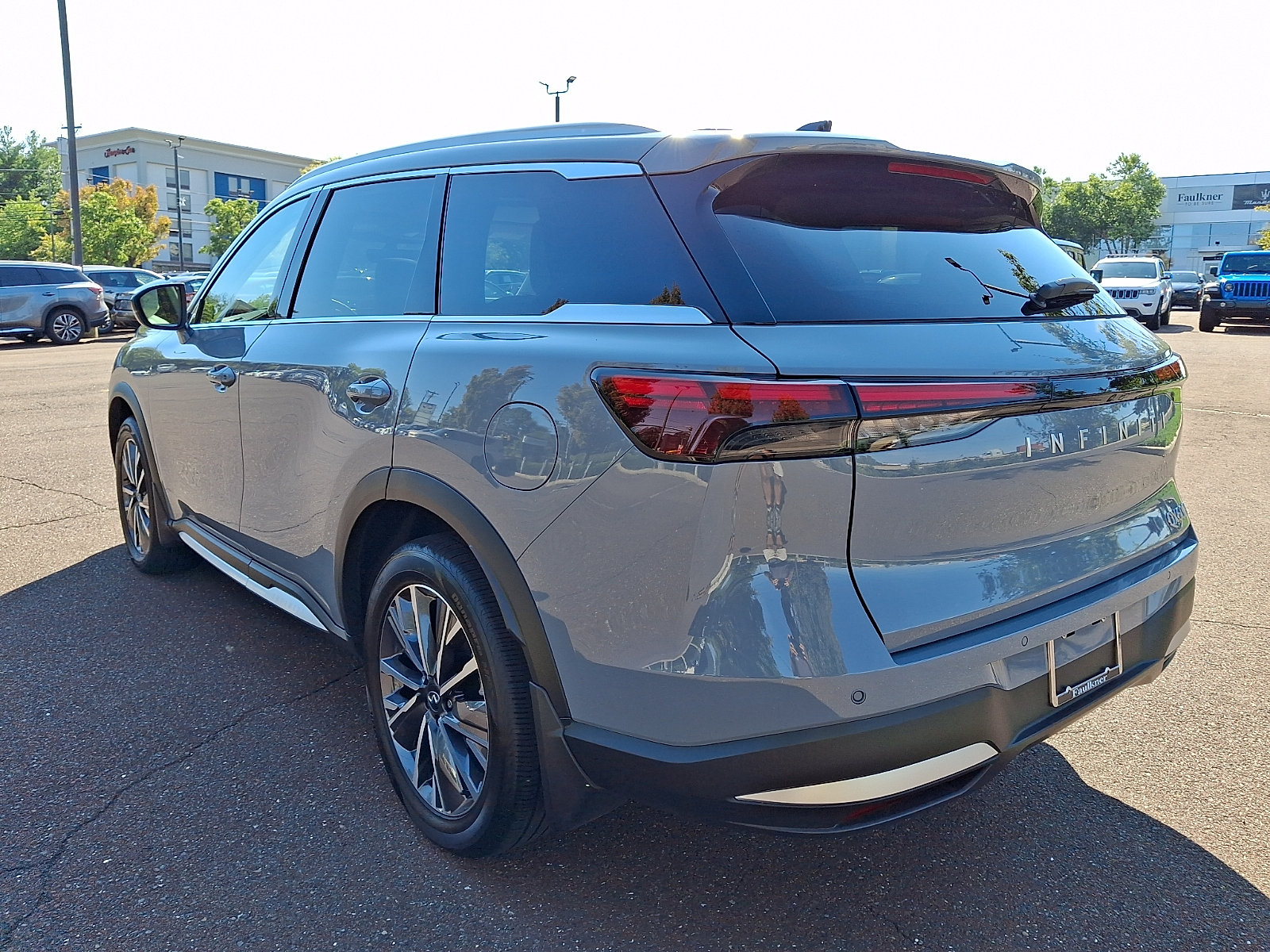 Certified 2026 INFINITI QX60 Luxe w/ Cargo Package AWD/4WD image 4